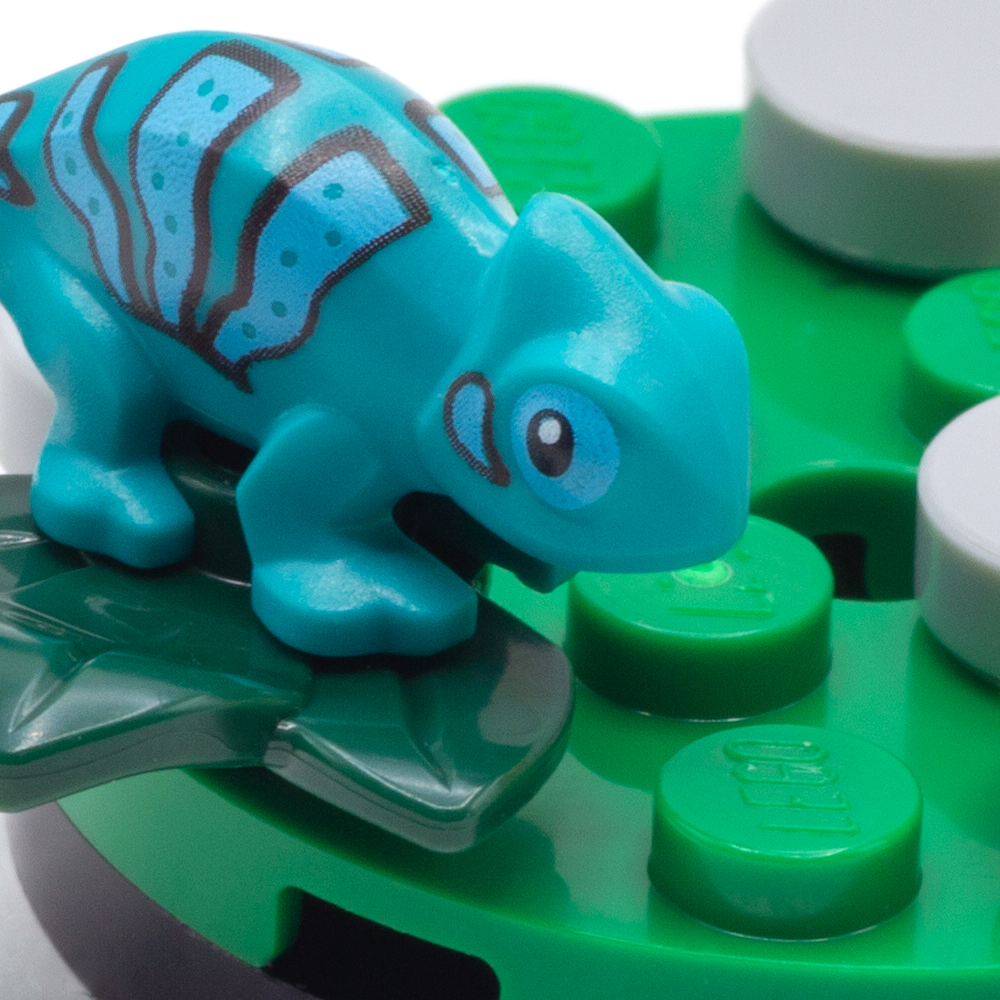 LEGO David Attenborough - custom design minifigure chameleon detail