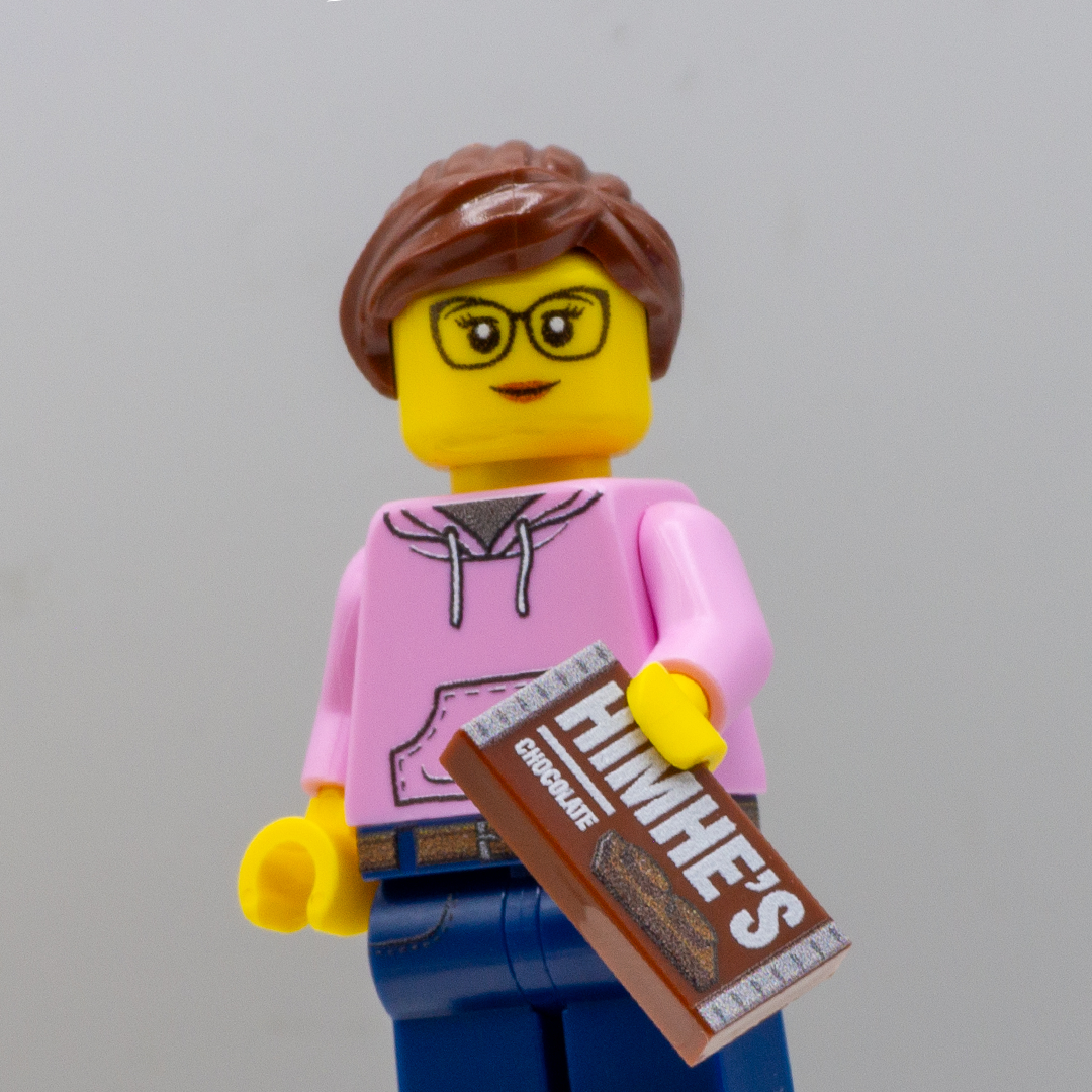 Custom LEGO Minifigure holding Hershey's Bar (Himhe's)